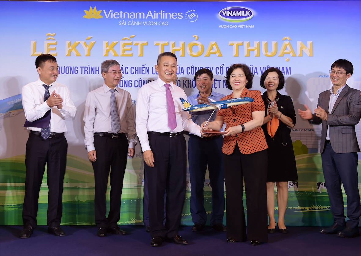 Vietnam[-]Airlines[-]và[-]Vinamilk[-]hợp[-]tác[-]chiến[-]lược[-]cùng[-]phát[-]triển[-]thương[-]hiệu[-]vươn[-]tầm[-]quốc[-]tế